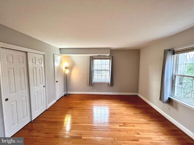 3800 Lyndhurst Dr unit 303, Fairfax, VA 22031 - photo 6