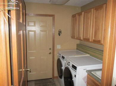 808 Charles Ct, Oregon, WI 53575 - photo 4