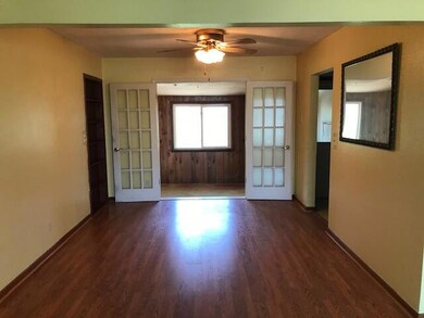 84th St - Dining room