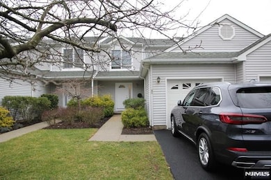 41 Foxwood Square N, Old Tappan, NJ 07675 - photo 3