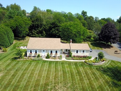 40 Blossom Ln, Amherst, MA 01002 - photo 2