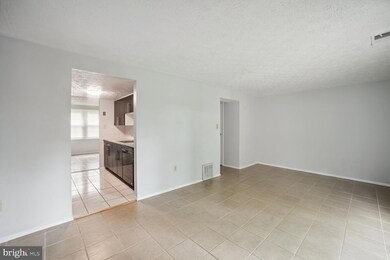 8204 Styers Ct, Laurel, MD 20723 - photo 3