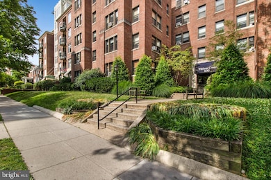 Tilden Court unit 212, Washington, DC 20008 - photo 4