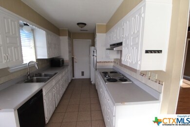 2114 Miles St, Copperas Cove, TX 76522 - photo 3