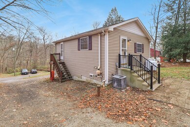 WELL HEAD, CENTRAL AIR, PROPANE TANKS - SO EFFICIENT!