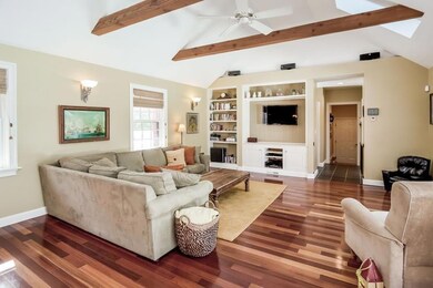 Open floor plan to kitchen makes...