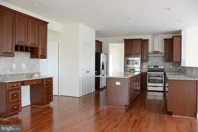 7344 Tottenham Dr, White Plains, MD 20695 - photo 6