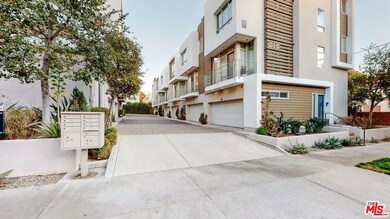 unlisted-address, Los Angeles, CA 90046 - photo 2