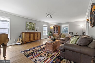 10016 Hall Rd, Potomac, MD 20854 - photo 3