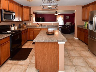 185 Boiling Brook Dr, Statesville, NC 28625 - photo 3