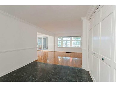 Entry/Foyer.