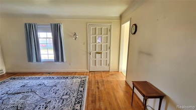 28205 Kaufman St, Roseville, MI 48066 - photo 7