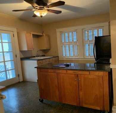 17 Wayne St, Troy, NY 12180 - photo 4