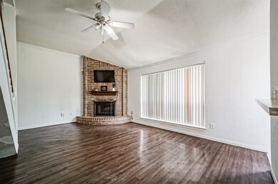 3103 Quail Run Dr, Alvin, TX 77511 - photo 5