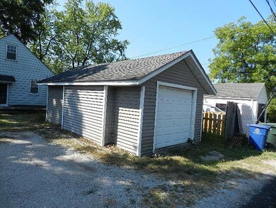 122 E Royal Forest Blvd, Columbus, OH 43214 - photo 3