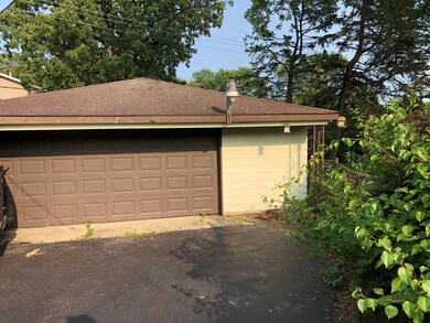 1243 Navajo Dr, Carpentersville, IL 60110 - photo 5