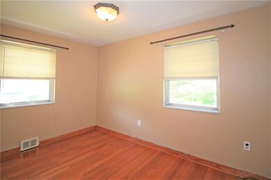 301 Meadow Ln, Herminie, PA 15637 - photo 4