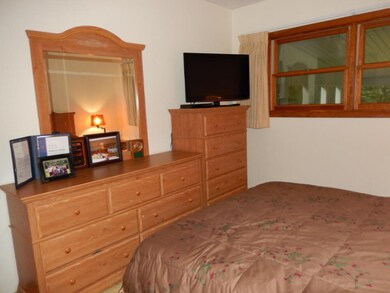 271 Ridgewood Ct, Ionia, MI 48846 - photo 5