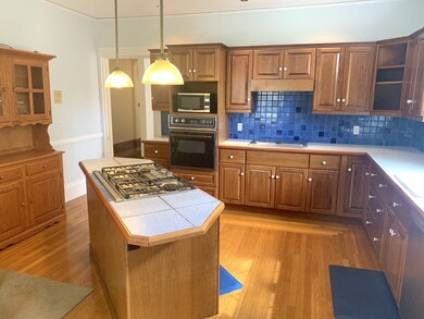 205 Davis Ave unit 2, Brookline, MA 02445 - photo 2