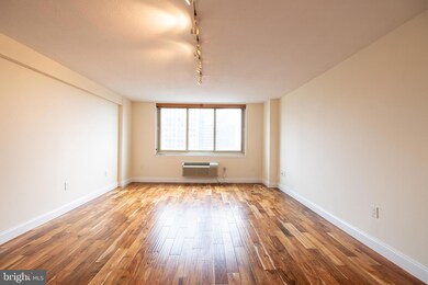 William Penn House unit 1812, Philadelphia, PA 19103 - photo 4