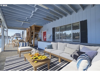 300 NE Tomahawk Island Dr unit E10, Portland, OR 97217 - photo 4