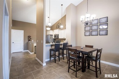 4540 N Thornhill Dr unit 203D, Peoria, IL 61615 - photo 7