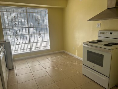 5788 Maple Hill Dr, Houston, TX 77088 - photo 6