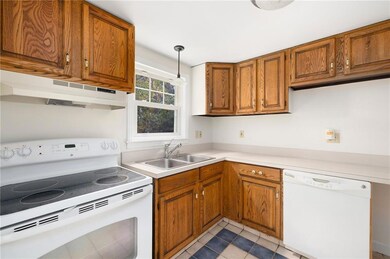 1 Pasadena Ct, Warwick, RI 02888 - photo 4