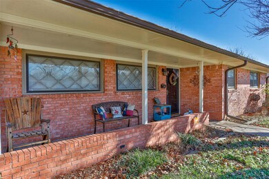 1208 Magnolia St, Gainesville, TX 76240 - photo 3