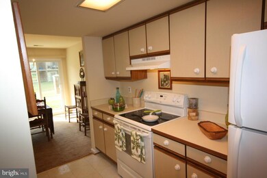 12945 Grays Pointe Rd unit A, Fairfax, VA 22033 - photo 2