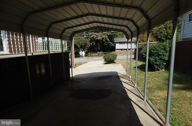 305 Pepper Mill Dr, Capitol Heights, MD 20743 - photo 7