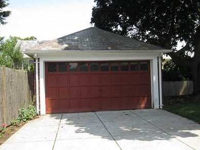 49 Lorraine Ave, Providence, RI 02906 - photo 4