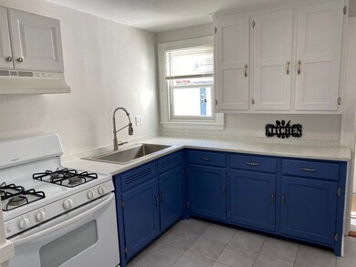 58-60 Bennett St unit 1, Waltham, MA 02453 - photo 2