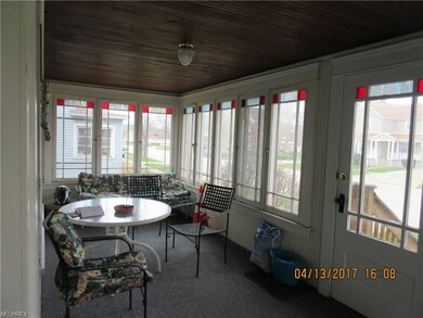 Shared common area sunporch