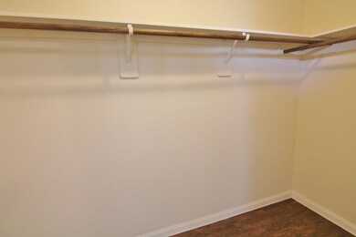 10919 Myrtle Oak St, Houston, TX 77016 - photo 7