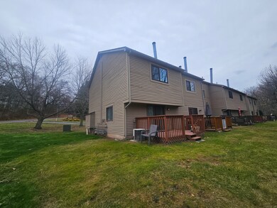 135 Village Square Dr unit 1, New Britain, CT 06053 - photo 2