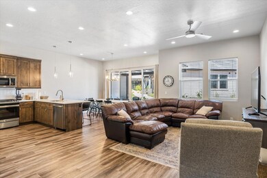 06-2600 Ocotillo #16 - www.lystpros.com