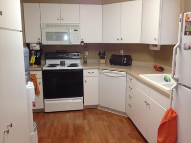 12-847kitchen2