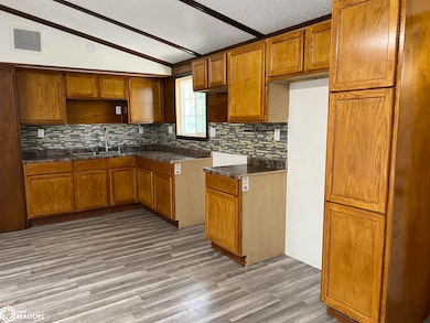 321 W Clay St, Osceola, IA 50213 - photo 3