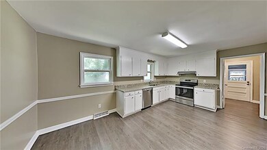 204 Brookmeade Dr, Statesville, NC 28625 - photo 7