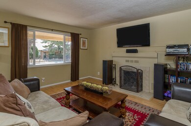 9609 Prospect Albuquerque NM-large-007-L