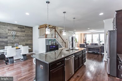 42277 Lancaster Woods Square, Chantilly, VA 20152 - photo 3