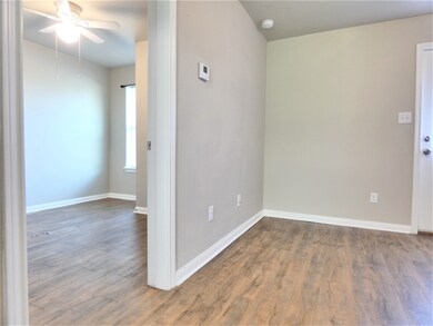 507 Houston St unit 2, Rosenberg, TX 77471 - photo 6