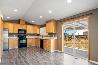 546 E A St, Culver, OR 97734 - photo 7