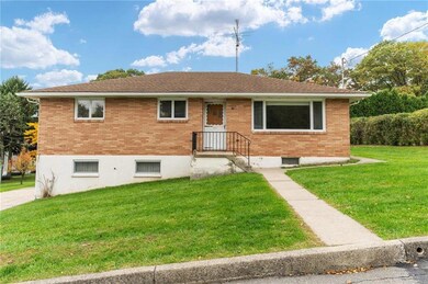 109 Arch St, Pen Argyl, PA 18072 - photo 2