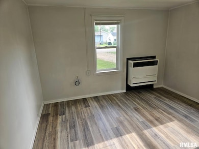 1223 N Front St, Chillicothe, IL 61523 - photo 4