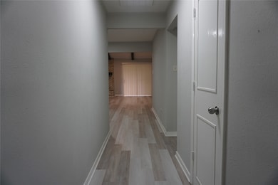 1913 Normal Park Dr unit B, Huntsville, TX 77340 - photo 5