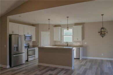 5675 Victory Dr, Columbus, IN 47203 - photo 4