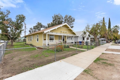 1330 M St, Bakersfield, CA 93301 - photo 4