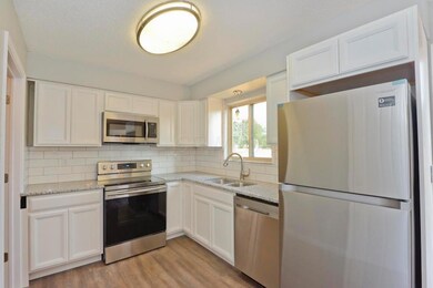4776 Wendler Blvd_web-9